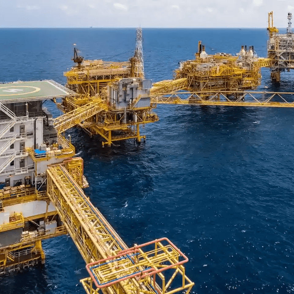 oil-rig-with-oil-and-gas-industry-platform