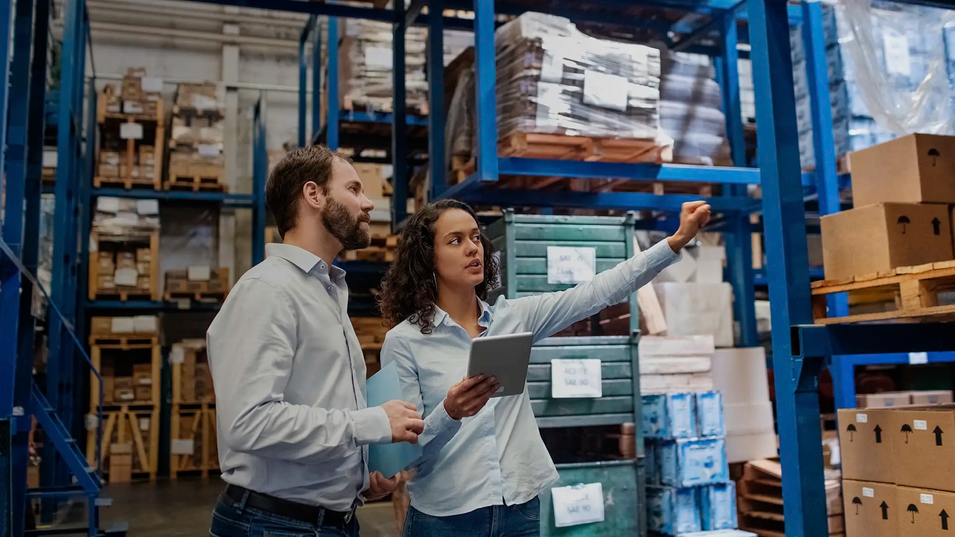 warehouse-inventory-team-banner